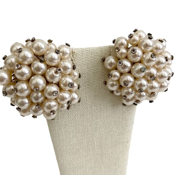 Vintage Style Classic Pearl Cluster  Clip Earrings - Picture 3 of 6